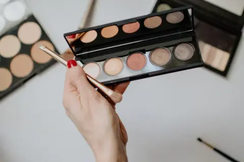 ملمع شفاه مرطب